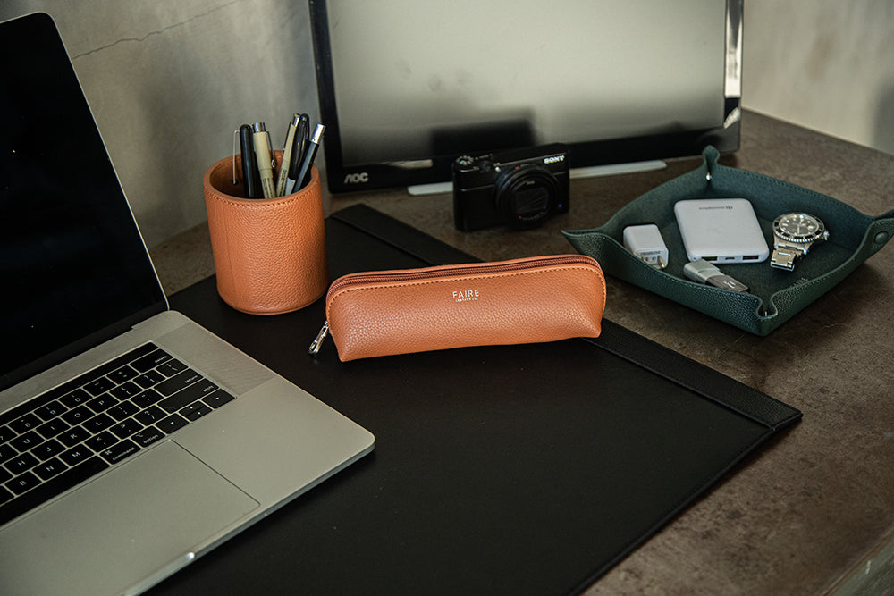 Holmes Stationery Holder